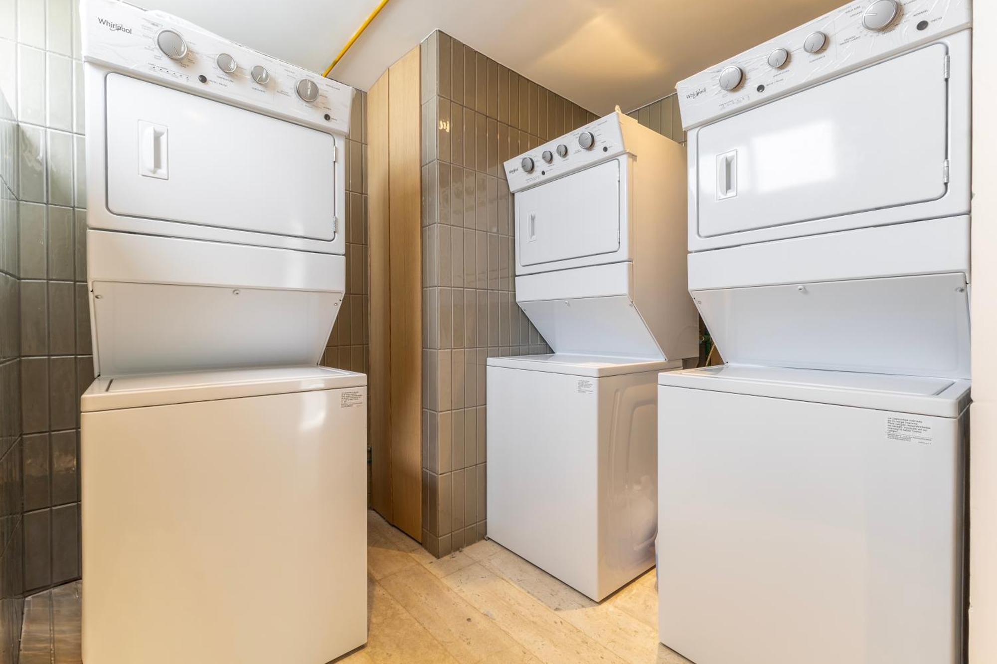 Capitalia - Luxury Apartments - Edgar Allan Poe Мексико Сити Екстериор снимка